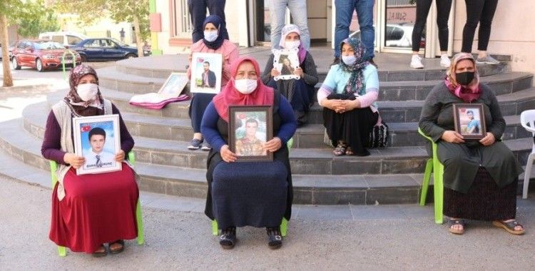 HDP önündeki evlat nöbeti direnişi sürüyor, aileler katılmaya devam ediyor