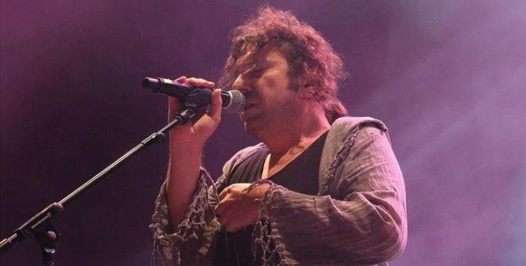 Gözaltına alınan şarkıcı Halil Sezai serbest bırakıldı