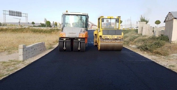 Büyükşehir Andaç Mahalle yolunu asfaltlıyor