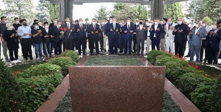Merhum Başbakan Adnan Menderes mezarı başında anıldı