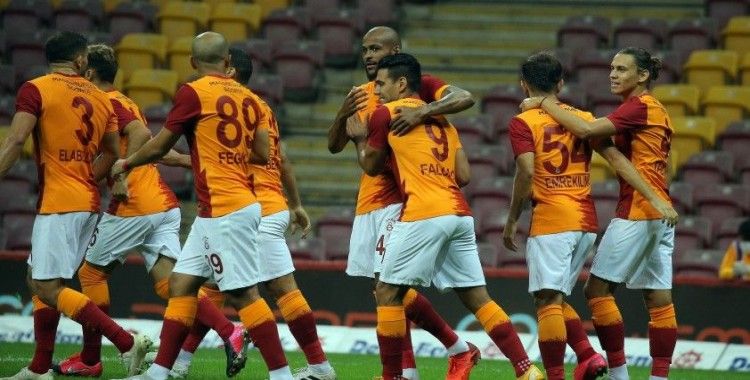 Galatasaray, Gaziantep FK maçının formalarını açık artırmaya çıkardı