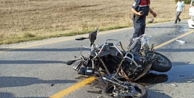 Otomobil ile motosiklet çarpıştı: 1 ölü