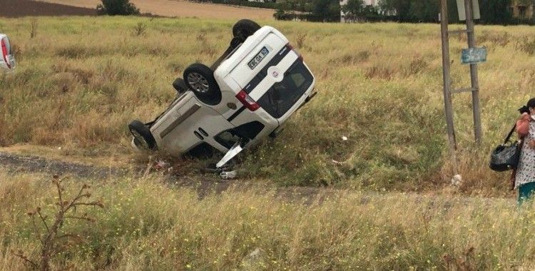 Eskişehir'de hafif ticari araç ile otomobil çarpıştı: 1 ölü, 3 yaralı