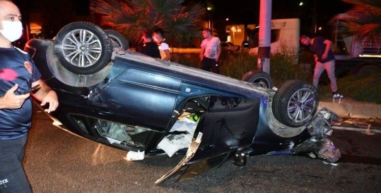  Turgutlu’da kamyon ile otomobil çarpıştı: 3 yaralı