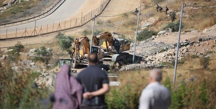 İsrail askerleri Batı Şeria'da Filistinlilere ait yapıları yıktı