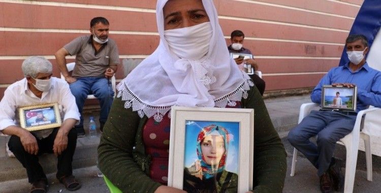 HDP önündeki ailelerin evlat nöbeti 385'inci gününde