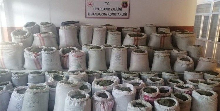 Diyarbakır'da 1 ton 207 kilogram esrar ele geçirildi
