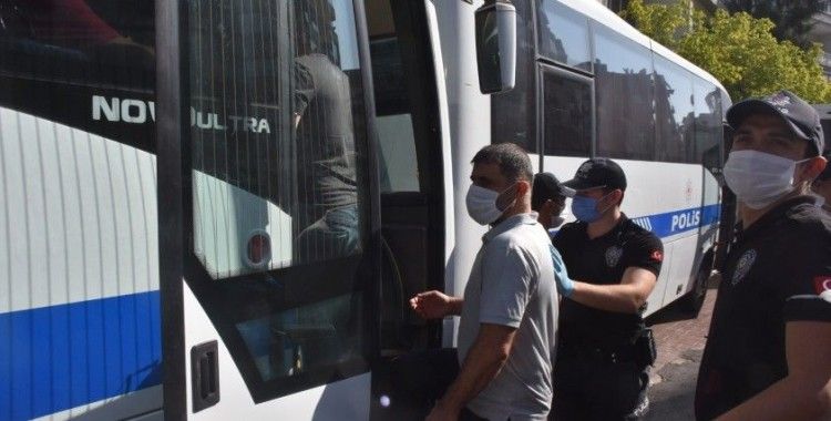 FETÖ'nün avukat yapılanmasında gözaltına alınan 36 şüpheli adliyede