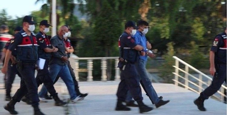 Foça’daki korkunç cinayetle ilgili 2 kişi tutuklandı