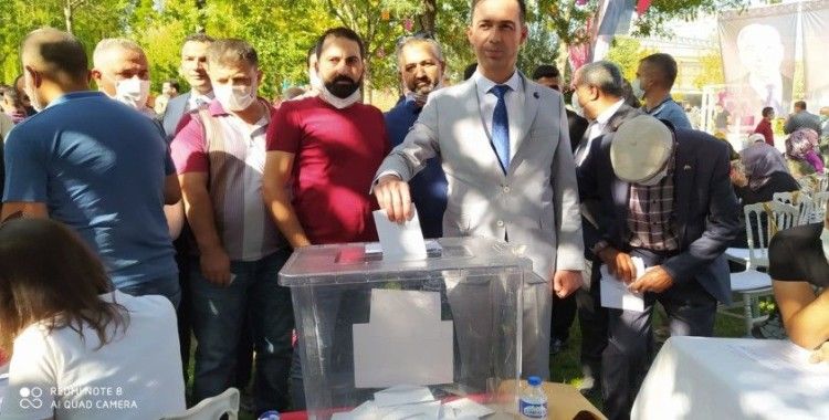 MHP Diyarbakır İl Başkanı Cihan Kayaalp güven tazeledi