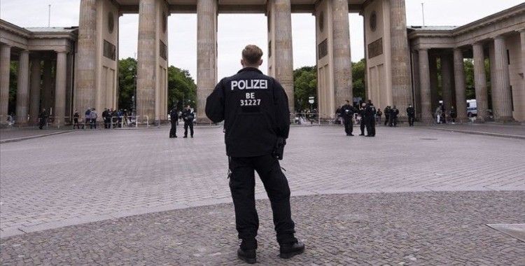 Almanya'da güvenlik birimlerinde 350'den fazla aşırı sağcı şüpheli vaka belirlendi