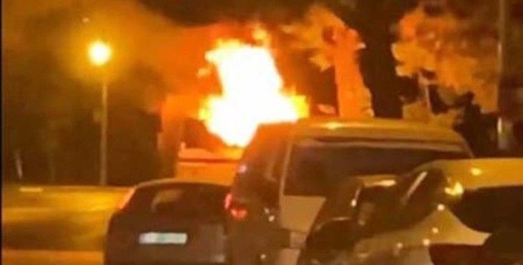 Isparta'da park halindeki kamyon alev alev yandı