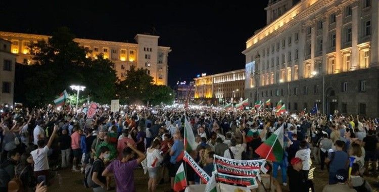 Bulgaristan'daki kriz sürerken hükümet karşıtı protestolar da ivme kazanıyor