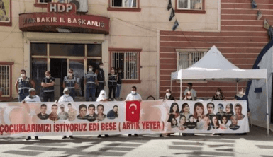 HDP önündeki ailelerin evlat nöbeti 391'inci gününde