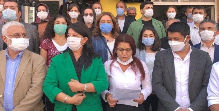 HDP'li vekillerden polise: 'Terbiyesiz', 'Bana sicili söyle'