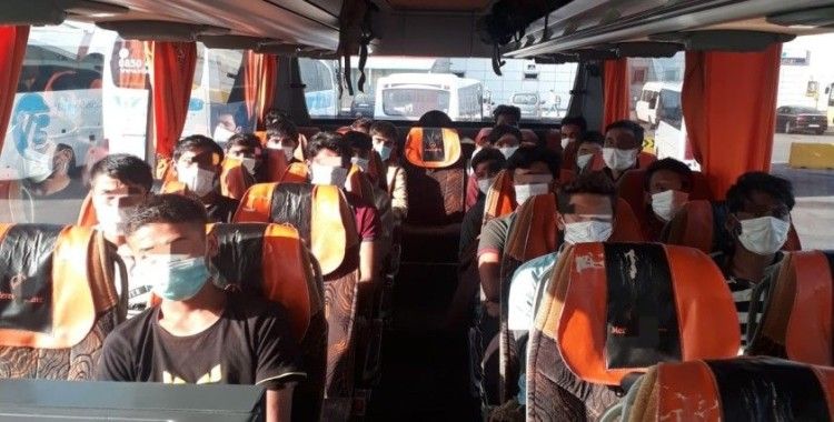 TEM Otoyolunda otobüs içerisinde 21 düzensiz göçmen yakalandı