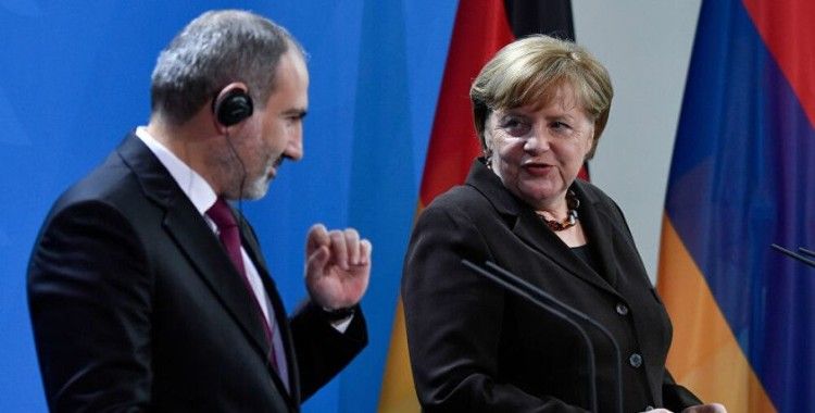 Paşinyan'dan Merkel'e: Türkiye'nin bölgedeki politikasına engel olun