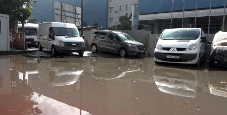 İstanbul'daki etkili yağış esnafı da vurdu