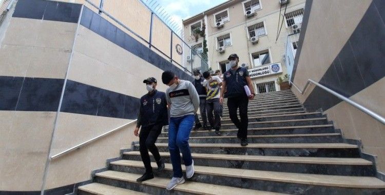 Büyükçekmece ve Kadıköy'de evlerden 600 bin TL'lik hırsızlık yapan şahıslar yakalandı