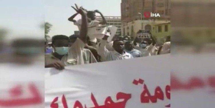 Sudan’da Başbakan Hamduk ve hükümet karşıtı protesto