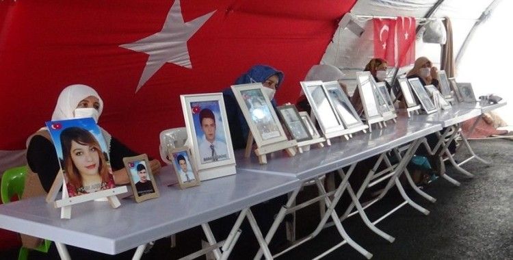 HDP önündeki ailelerin evlat nöbeti 392'inci gününde