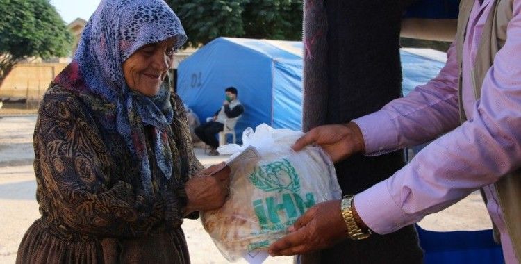 Suriye'de 9 ayda 112 milyon adet ekmek dağıtıldı