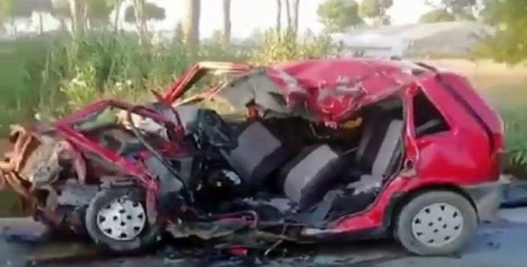 Antalya’da tur midibüsüyle otomobil çarpıştı: 1 ölü, 2 yaralı