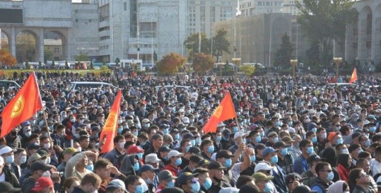 Kırgızistan’da protestocular seçim sonuçlarının iptalini istedi