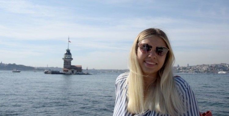 İstanbul'da yaşayan Rus gezgin 10 yıldır Türkiye'yi ve Türk dizilerini tanıtıyor