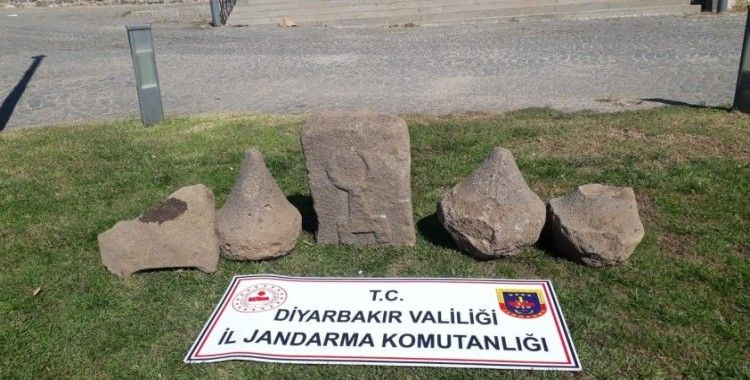 Diyarbakır'da Asur dönemine ait üzeri kabartma yazılı taş ele geçirildi