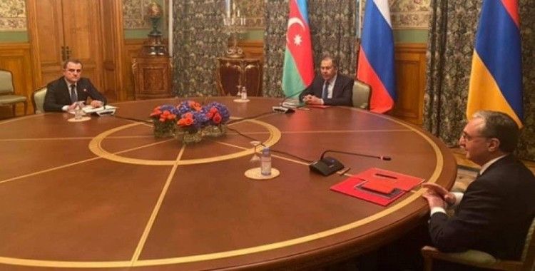 Moskova'daki kritik Ermenistan-Azerbaycan toplantısı yeniden başladı