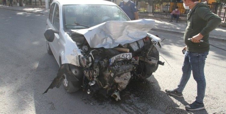 Konya'da otomobiller çarpıştı: 3 yaralı