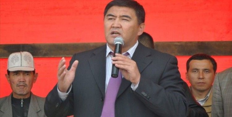 Kırgızistan'da cezaevinden çıkarılan Sadır Caparov'un başbakanlığı ve kabinesi onaylandı