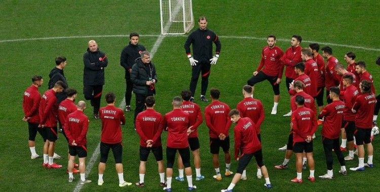 A Milli Futbol Takımı'nda Sırbistan maçı hazırlıkları başladı