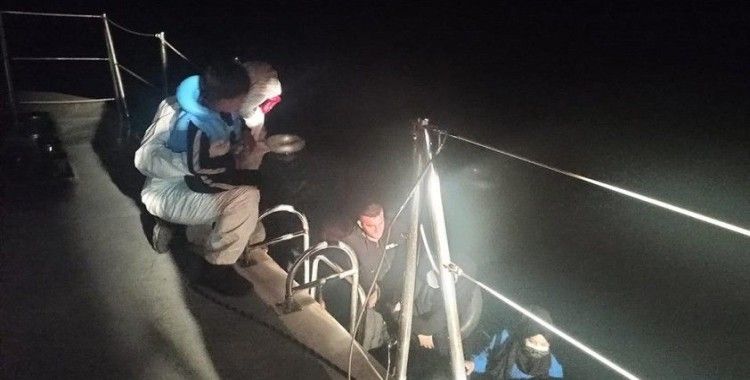 Muğla açıklarında mahsur kalan 14 sığınmacı kurtarıldı