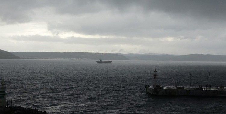 Çanakkale Boğazı çift yönlü gemi trafiğine yeniden açıldı