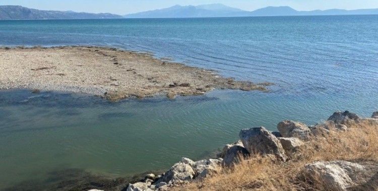 Eğirdir Gölü’nün su seviyesi son 3 yılda 1 metre 55 santim azaldı