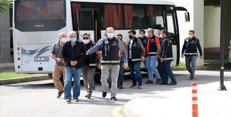 Manisa'da FETÖ operasyonunda 16 eski polis gözaltına alındı