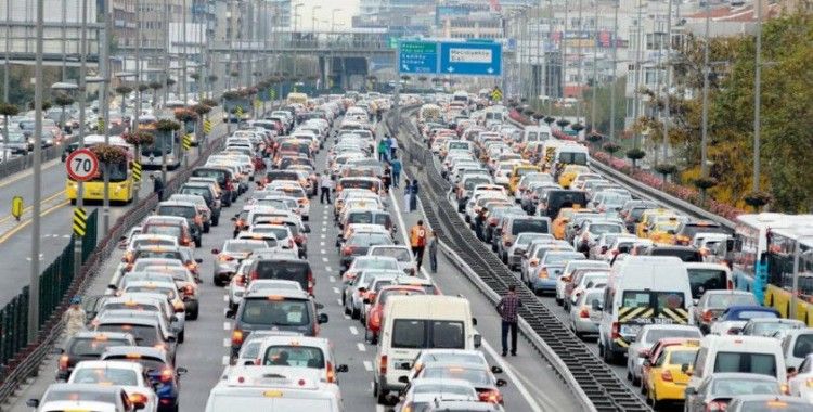 İstanbul yavaşladı, trafikte zaman kaybı aylık 6 gün