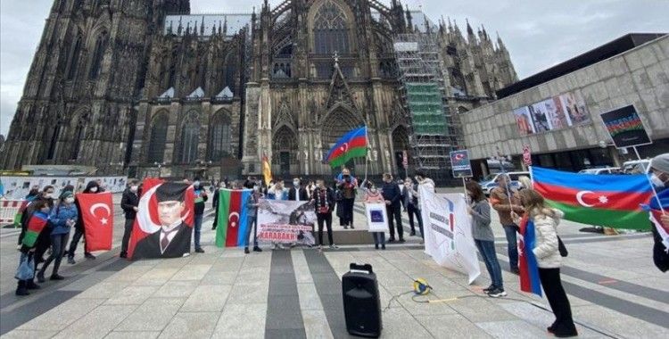 Almanya'da Ermenistan'ın Azerbaycan topraklarına saldırılarına protesto