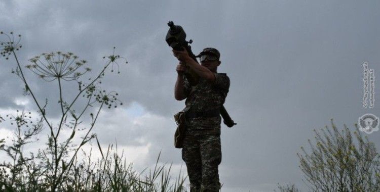 Ermenistan ordusu, sınırda Azerbaycan ordusuna ait mevzilere ateş açtı