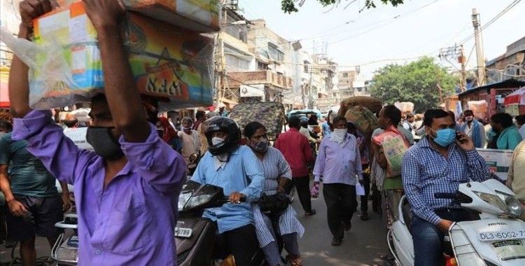 Hindistan'da son 24 saatte Kovid-19'dan 587 kişi öldü
