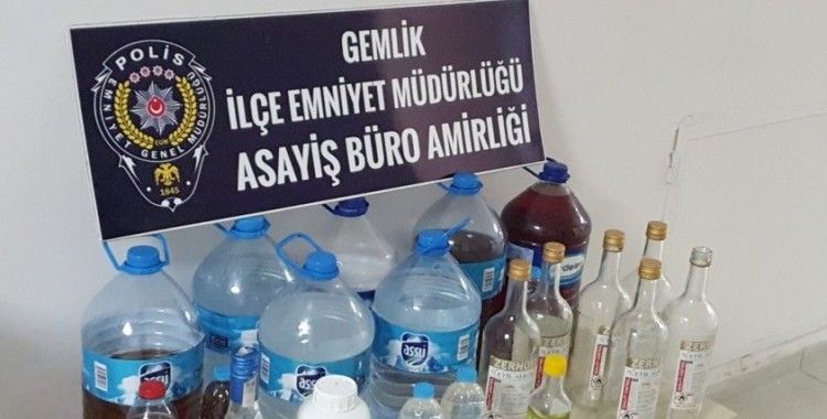 Bursa'da 160 litre kaçak içki ele geçirildi