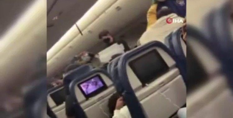 ABD’de yolcu uçağında maske takmadı, kabin görevlisine saldırdı