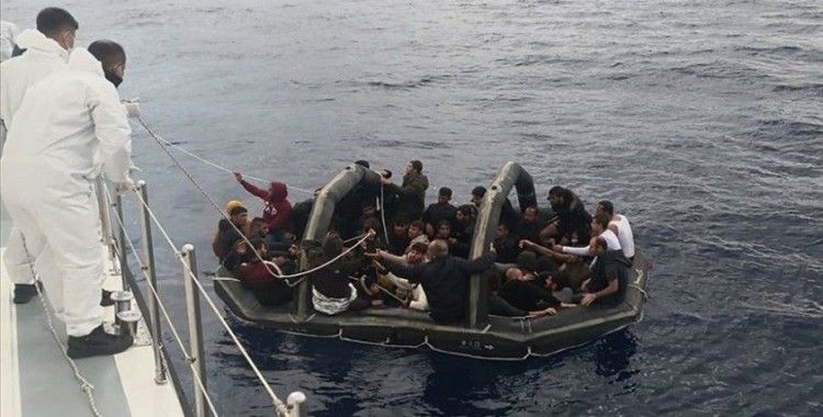 Muğla'da Türk kara sularına itilen 232 sığınmacı kurtarıldı