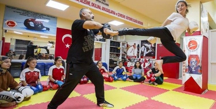 Diyarbakır'ın 'altın kızlarından' virüse karşı spor çağrısı