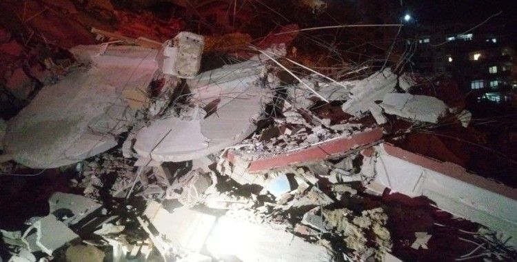  Bursa’da 3 ay önce boşaltılan 9 katlı apartman çöktü