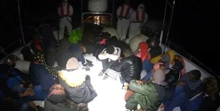 Didim açıklarında 28 düzensiz göçmen kurtarıldı