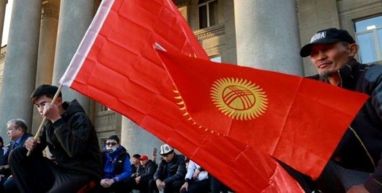 Kırgızistan Rus üssünü genişletmeyi konuşmaya hazır, devlet başkanlığı seçimleri 10 Ocak'ta