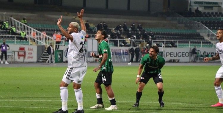 Süper Lig: Y. Denizlispor: 0 - Beşiktaş: 2 (İlk yarı)